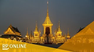 Thailand 100000 Menschen nehmen Abschied von König Bhumibol [upl. by Glass]