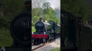 7812 ‘Erlestoke Manor’ amp 6989 ‘Wightwick Hall’ ERUPTS out of Sharpthorne Tunnel steamtrain train [upl. by Jamesy]