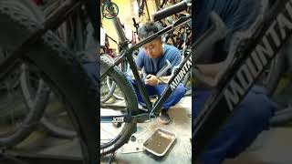 RACEWORK BOTTOM BRACKET REPACK  BOTTOM BRACKET MAINTENANCE [upl. by Akkina782]