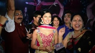 Divyanka Tripathi wins 5 Awards at STAR Parivaar Awards 2014 [upl. by Otrebilif738]