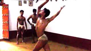 Vallabhatta Kalari Sangam 3 Basic Kicks  Kalaripayattu കളരിപ്പയറ്റ് कलरीपायट्टु [upl. by Schlosser]