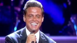 Luis Miguel  La Puerta En Vivo [upl. by Schlessel]