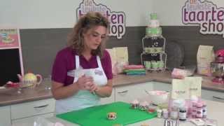 Cupcakes decoreren zelf cupcakes maken [upl. by Erdnael274]