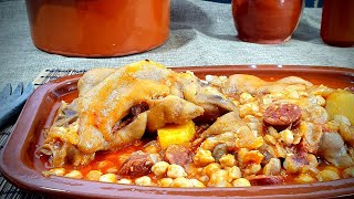 Manitas de cerdo con Garbanzos [upl. by Yssor]