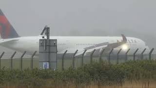 Rainy and Foggy weather Big Jet Delta Airline landing dublin airport  15 September 2024 [upl. by Audi]