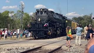 Big Boy arriving in Hempstead Texas [upl. by Ahsam]