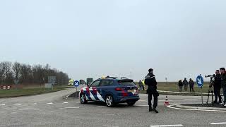 Grip1 Verdacht pakket aangetroffen op de Marneweg N361 nabij Lauwersoog [upl. by Weiss]