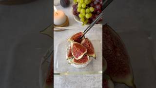 Baked Camembert Cheese With Figs Honey And Crusty Bread👍 [upl. by Sukul]