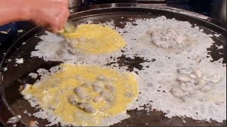 Three different methods of oyster omelet  三種不同的蚵仔煎作法  Taiwanese Street Food [upl. by Arvad]