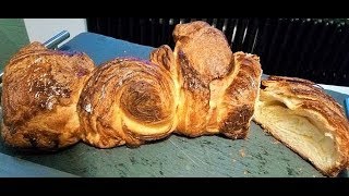 RECETTE DE LA BRIOCHE FEUILLETEE Craquante au beurre [upl. by Eilema]