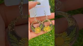 Resin Floral Earrings 🌼 Jewellerymaking resinart shorts youtubeshorts resinearrings [upl. by Seuqram]