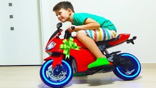 ALİNİN SÜRPRİZ MOTOR Surprise Toy Unboxing Power wheels 12 v Ride on Toy Sportbike [upl. by Ailed]