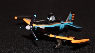 Mattel Disney Planes 2016 Super Chase Midnight Flyers Dusty Crophopper [upl. by Kolivas]