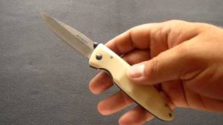 MCU15D MCUSTA DAMASCUS BASIC FOLDER DUPONT KORIAN [upl. by Gustavo]