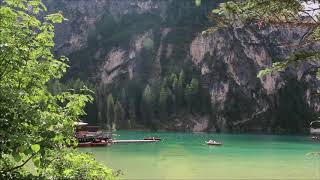 quotDer Pragser Wildsee in den Dolomiten  Drehort der FernsehseriequotDie Bergpolizeiquotmit Terence Hill [upl. by Araem]