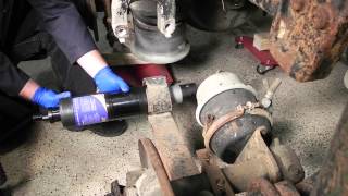 Servicing Freightliner Airliner amp Peterbilt Low Air Leaf Pin and Bushings using Tiger Tool 15030 [upl. by Kcim]