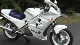 Honda VFR700F VFR750F Interceptor 1986 [upl. by Hanima]