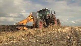 TraktorTV Folge 48  Ein Fendt Vario 939 und ein Cameco 805 mit 600 PS beim Tiefpflügen [upl. by Ahseryt447]