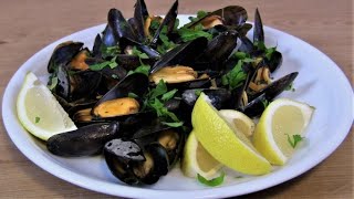 Mussels in white wine saucea delicious and simple Mediterranean Mussels recipeCozze alla marinara [upl. by Alexina]