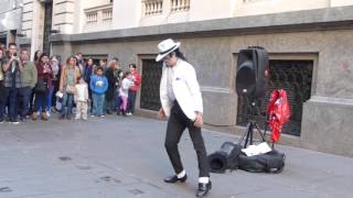 Michael Jackson en la peatonal de Rosario [upl. by Aziza]