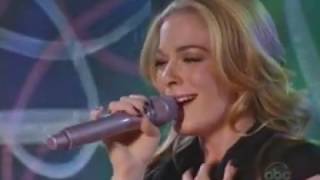 LeAnn Rimes Cant Fight The Moonlight Live Performance [upl. by Landry]