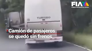 ¡UN VIAJE QUE SALIÓ M4L  Camión de pasajeros se quedó sin frenos y fue detenido por tráiler [upl. by Dincolo160]