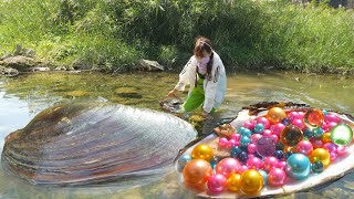 🔥 Natures Surprise Package Girl Unlocks Giant Clams Secret Finding a Treasure Trove of Pearls [upl. by Knute358]