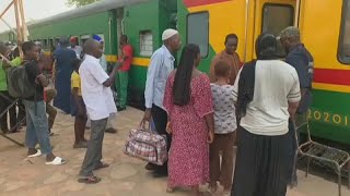 Mali  le trafic ferroviaire a repris entre Bamako et Kayes [upl. by Wendelina]