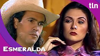 Graciela conoce a Adrián y se burla de él  Esmeralda  Capítulo 5  tlnovelas [upl. by Elaina]