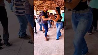 DANCINHA SOLINHO DE MILHÕES piseiro dança [upl. by Catharina]