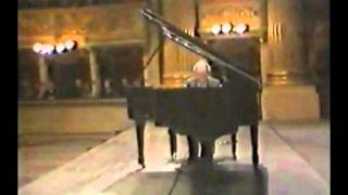 Vladimir Horowitz live in Milano 1985 Scarlatti Schumann Scriabin Schubert Liszt Chopin [upl. by Ainocal]