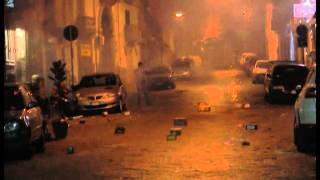 Napoli  Capodanno  Primi botti nel centro live 311213 [upl. by Akcemat]