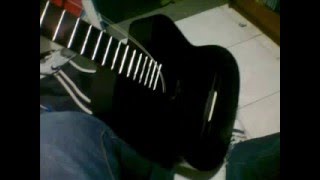 Como pintar una guitarra con aerosol [upl. by Xeno]