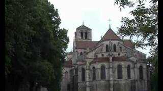 Vézelay en de SteMadeleine Basilic France  Bourgogne [upl. by Aniretake393]