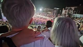 Au cœur des fous chantants dAlès avec Vianney Le bis des fous après le concert Et bam [upl. by Klara]