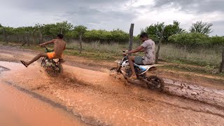 VLOG DE 1 HORA FAZENDO TRILHA NAS MINI MOTOS  DEU RUlM [upl. by Ellered]