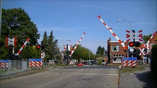 Spoorwegovergang Sappemeer  Dutch railroad crossing [upl. by Inalaehon]