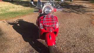 Vespa miles per gallon 13” vs 21” windscreen  Tommy Watson Adventures [upl. by Katlin]