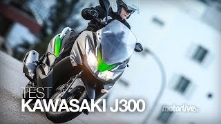 TEST  KAWASAKI J300 Le Maxiscooter quotwasabiséquot [upl. by Anahpos724]