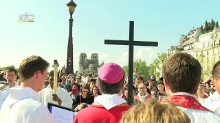 NotreDame au cœur du Chemin de Croix [upl. by Ondrea868]