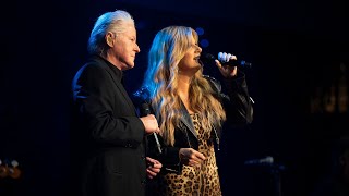 Trisha Yearwood and Don Henley on Austin City Limits quotWalkaway Joequot [upl. by Hayton291]