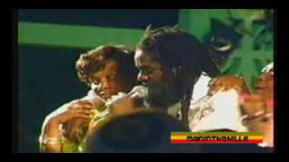 Dennis Brown in Jamaica Live at Sunsplash Finales de1988 11 [upl. by Ssyla]