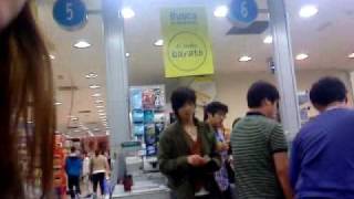 Kim Hyun Joong in Madrid Caprabo market xD [upl. by Iorio167]