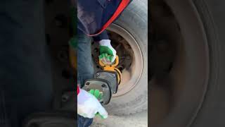 1 Inch Heavy Duty Air Impact Wrench Trailer Semi Trailer Tire Removal mechanic [upl. by Ayita286]