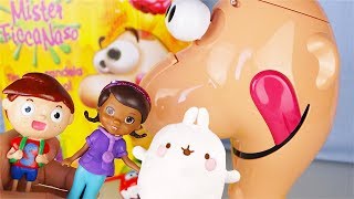 MISTER FICCANASO  Molang e la Dottoressa Peluche sfidano Jett e Splash Challenge divertente [upl. by Euton235]