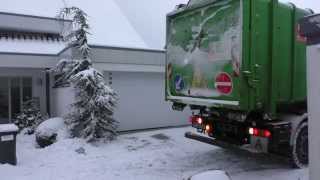 Müllabfuhr im Schnee  German Garbage Truck in the snow [upl. by Akli500]