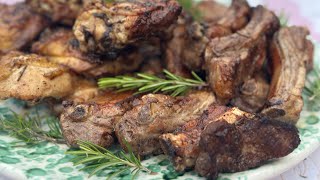 Come fare una grigliata di Carne con il bbq  costicine pollo salsiccia [upl. by Acinimod]