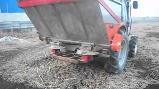 Spreading Wood ShavingMulti Double Spreader [upl. by Ilanos58]