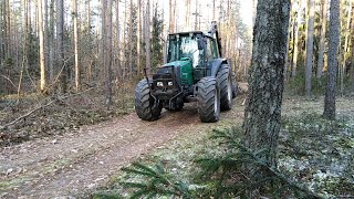 Valtra łamie gałęzie Zrywka drewna na mega pompie 🤔 [upl. by Shelba]