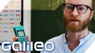 Dürfen Lehrer Handys wegnehmen Welche Gesetze gelten in der Schule  Galileo  ProSieben [upl. by Raynata454]